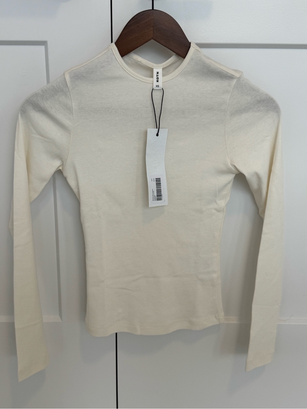 NWT Kotn white long sleeve